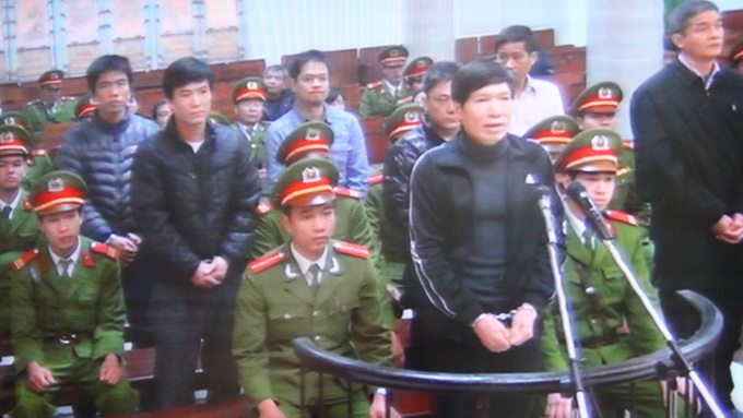 Đề nghị khởi tố vụ án 