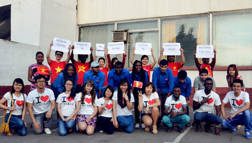 Du học sinh Việt Nam tại Nga tuần hành hướng về biển Đông