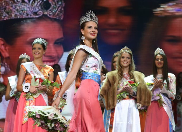 Cô gái 24 tuổi xinh đẹp đăng quang Hoa hậu Nga 2013