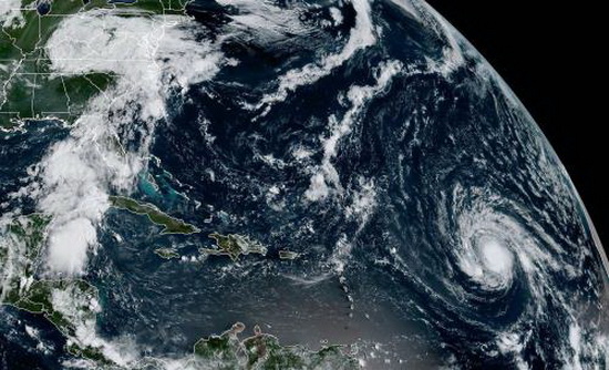 Siêu bão Irma mạnh lên cấp 5: Bang Frorida ban bố tình trạng khẩn cấp