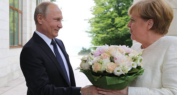 Tổng thống Putin chúc mừng Thủ tướng Merkel nhân dịp sinh nhật lần thứ 65