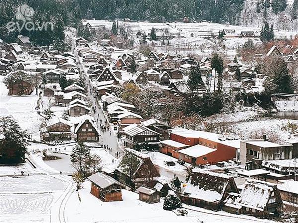 Tận mắt thấy quê hương của chú mèo máy Doraemon - làng Shirakawago đẹp như cổ tích