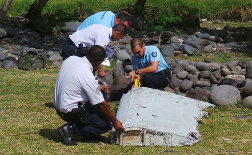 Nghi ngờ bủa vây 'mảnh vỡ MH370' ở Reunion