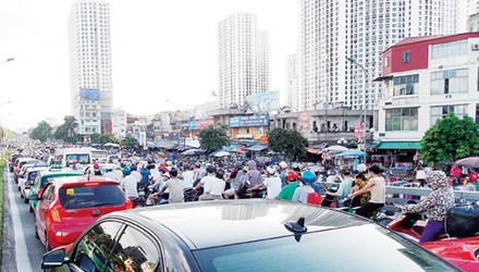 Hạn chế phương tiện cá nhân: Vì sao 13 năm vẫn loay hoay