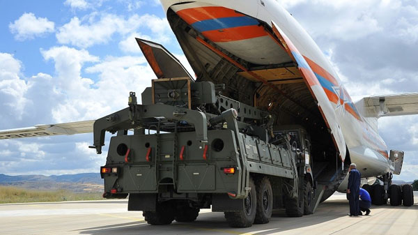 Mỹ tức tối lên kế hoạch trừng phạt Thổ Nhĩ Kỳ vì thương vụ S-400 với Nga