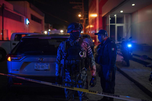 Ném bom xăng vào quán bar, 23 người thiệt mạng