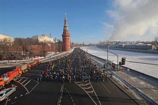 Moskva: Hàng trăm người đạp xe tuần hành bất chấp trời lạnh giá buốt