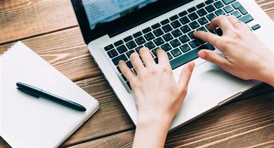 Người Nga được phép đặt mua hàng cấm vận qua internet