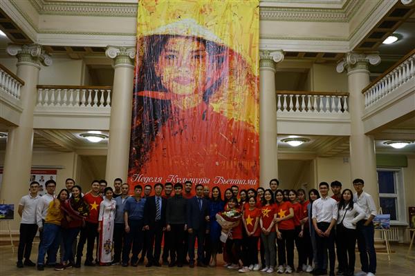 Sinh viên Việt Nam tại Nga quảng bá văn hóa và lịch sử đất nước