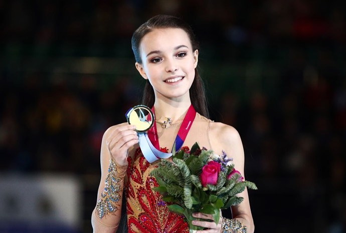 ''Thiên thần trượt băng'' người Nga gây xôn xao vì nhan sắc hoàn mỹ ở tuổi 19