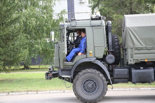 Hãng xe Nga thử nghiệm xe tải quân sự không người lái Kamaz