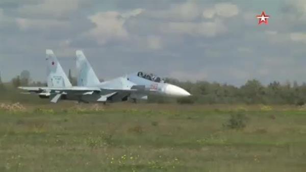 Xem cảnh máy bay tiêm kích, oanh tạc cơ của Nga khai hỏa ở bán đảo Crimea