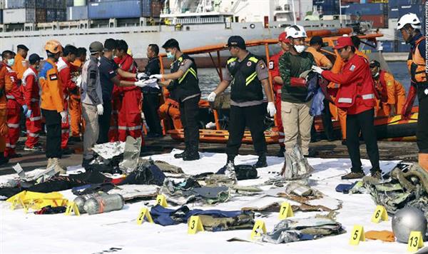 Thảm kịch rơi máy bay ở Indonesia: Vẫn là một bí ẩn