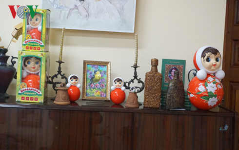 Ngày Tết thăm quê hương của lật đật Nga