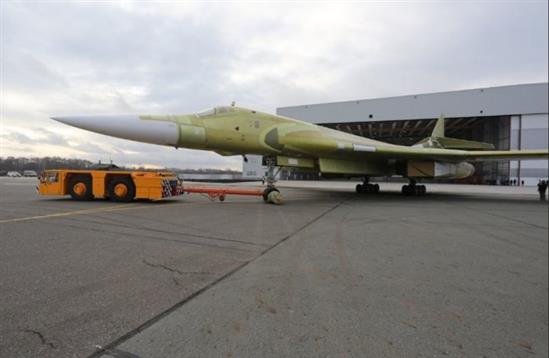 Cận cảnh siêu máy bay ném bom hạng nặng Tu-160M2 mạnh chưa từng có của Nga