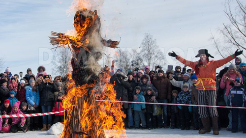 Lễ hội tiễn mùa Đông độc đáo của Nga