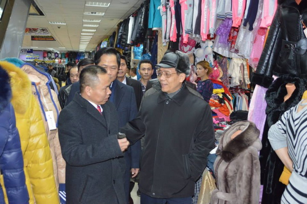 Phái đoàn Sứ quán Việt Nam tại LB Nga đến thăm bà con tại TTTM Kim Sơn