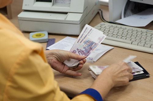 Nga: Người lao động sẽ được nhận lương hàng tuần ?