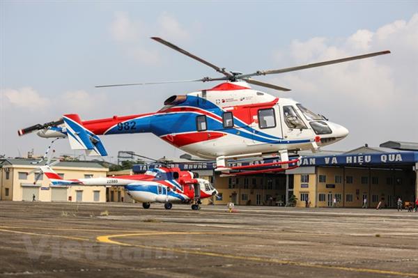 Màn trình diễn hoành tráng của hai trực thăng Nga trên bầu trời Hà Nội
