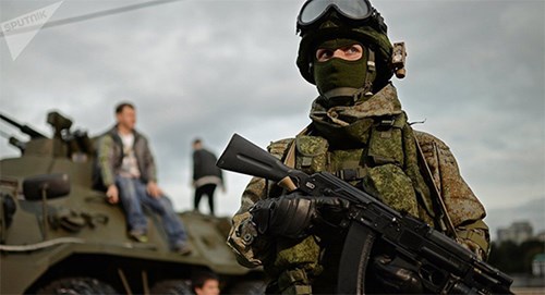 Bộ trang phục Ratnik có thể bảo vệ binh sĩ Nga khỏi đạn súng bắn tỉa xuyên giáp
