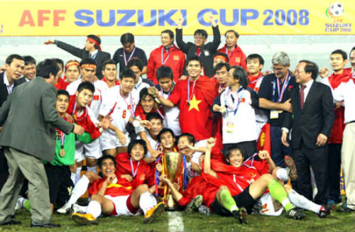 20 năm sau tấm HCB SEA Games, bóng đá Việt tiến hay lùi?