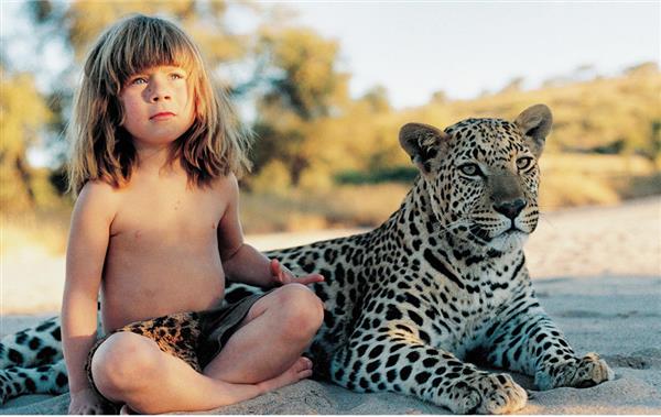 Hình ảnh tuyệt đẹp của cô bé Pháp lớn lên giữa thiên nhiên hoang dã