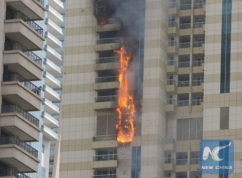 Hỏa hoạn tại tòa nhà chọc trời ở Dubai