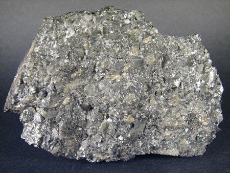 Nga có thể nhập titan từ Việt Nam nếu nguồn cung Ukraine gián đoạn