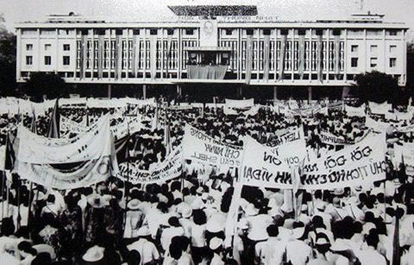 Những hình ảnh khó quên trong ngày giải phóng miền Nam, thống nhất đất nước năm 1975