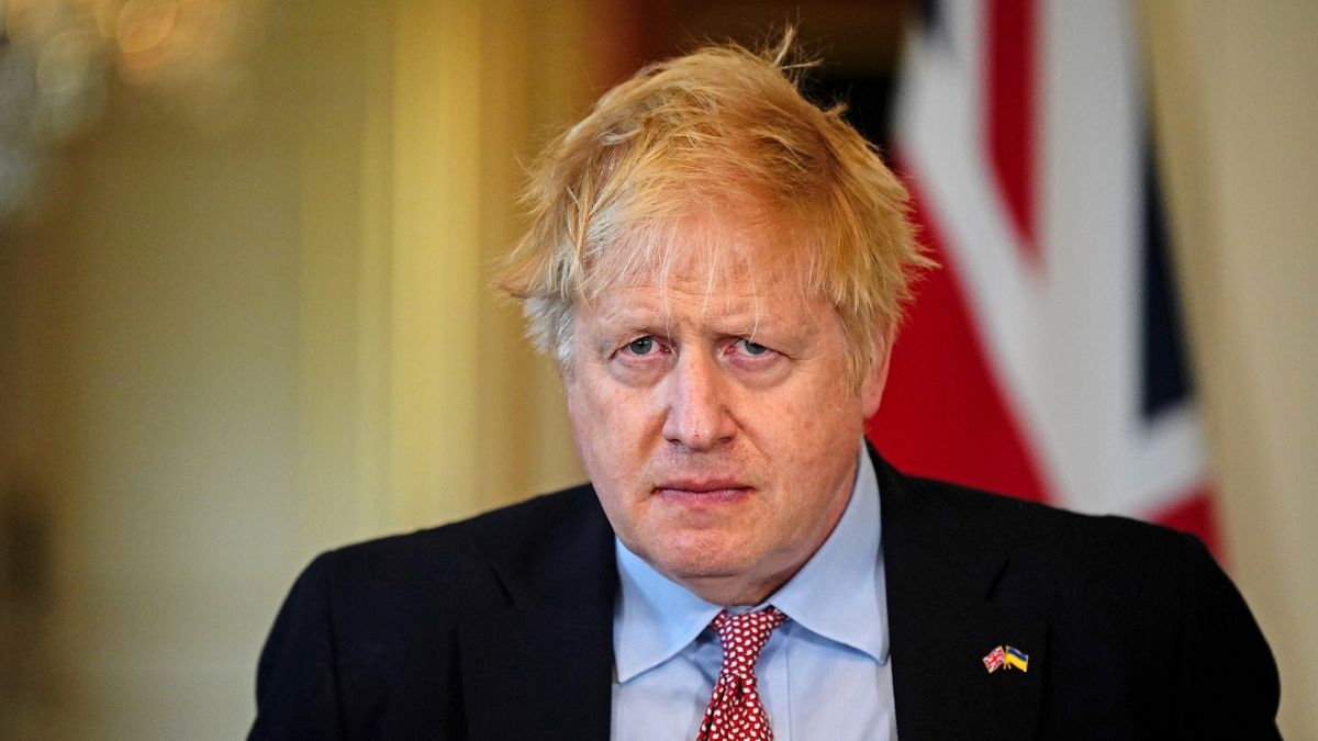 Thủ tướng Anh khẳng định không từ chức dù nhiều bộ trưởng rời nhiệm sở