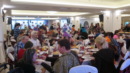 Liên hoan Mừng Năm mới đầy tình thương của Nhà hàng Việt dành cho trẻ em đặc biệt ở Quận Đông - Bắc  Moskva