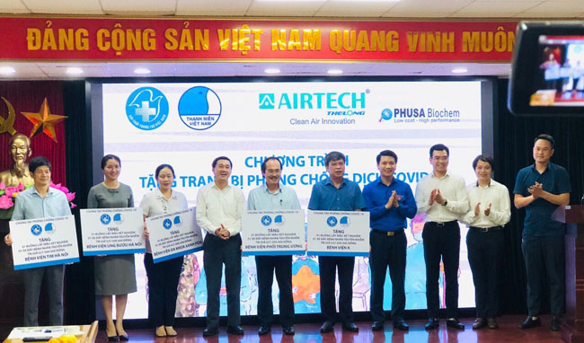 Công ty CP Airtech Thế Long trao tặng trang thiết bị y tế phòng hộ cho Hội thầy thuốc trẻ Việt Nam