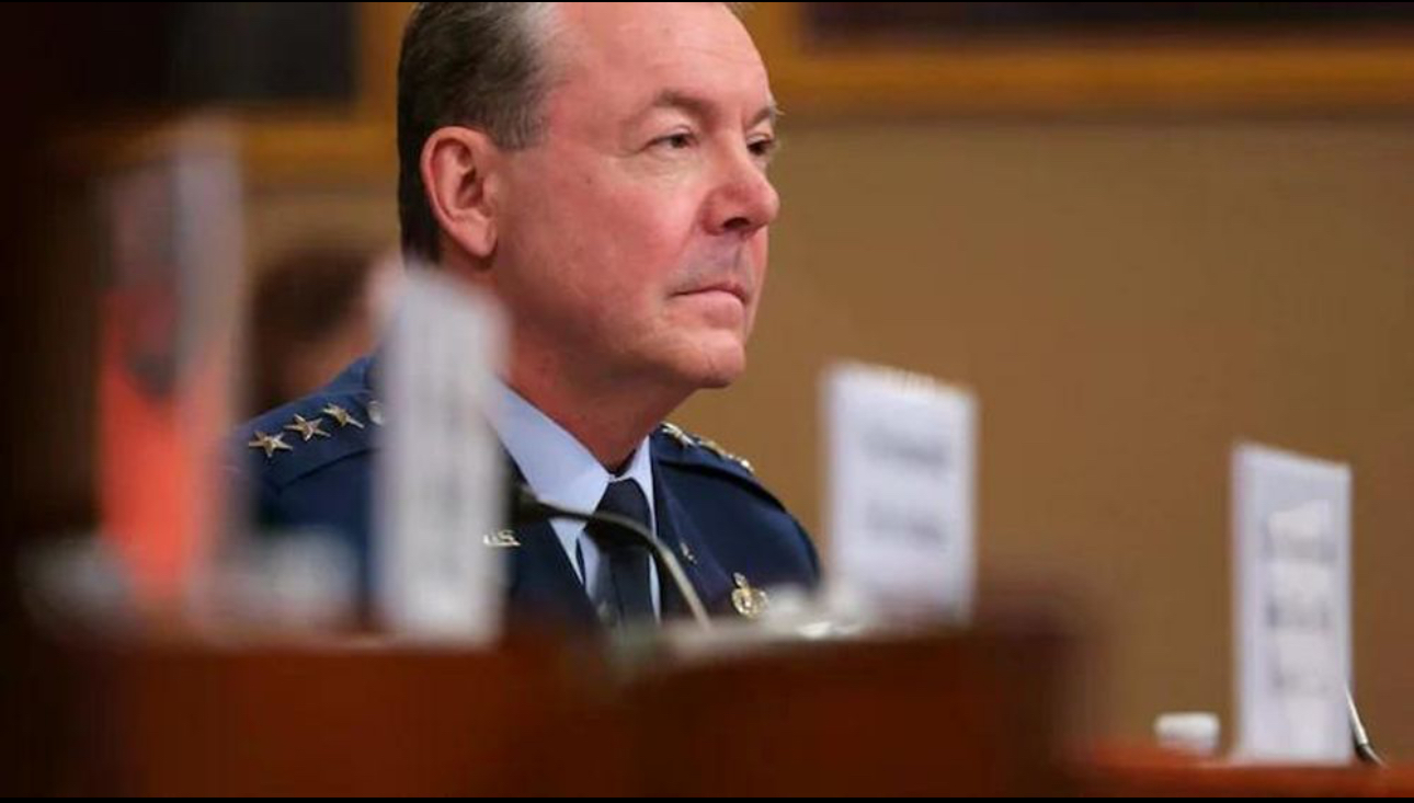 Mỹ tiếp tục sa thải một số quan chức tình báo và quân đội cấp cao