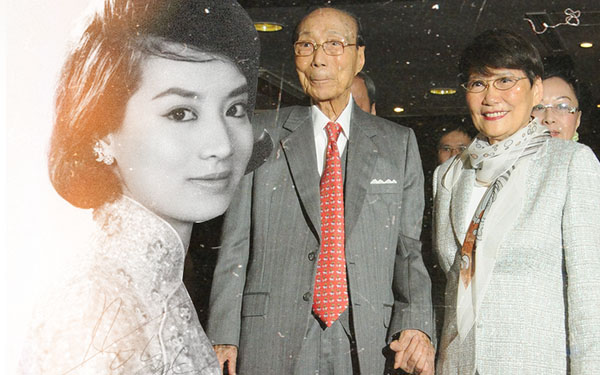 Chuyện tình huyền thoại nhưng gây tranh cãi của tỷ phú Hồng Kông: Yêu ròng rã suốt 45 năm trời và lễ cưới được tổ chức khi đã 90 tuổi