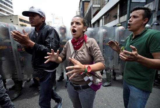 Người dân Venezuela biểu tình đòi thức ăn
