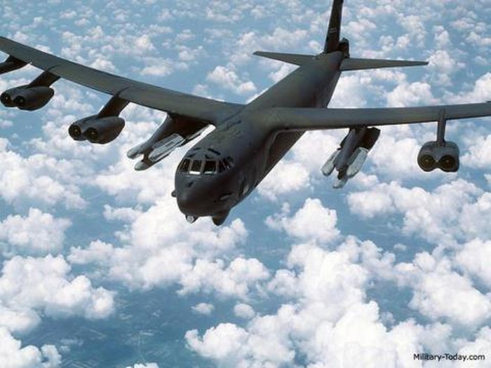 B-52H mang tên lửa hành trình làm nóng Biển Đen