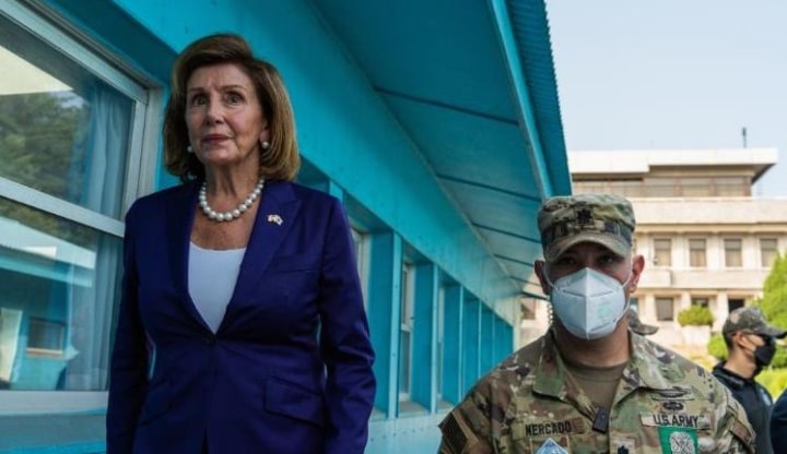 Bà Pelosi thăm biên giới liên Triều