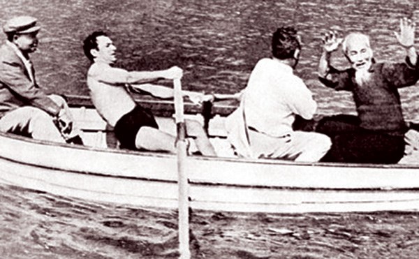 Gherman Titov ở mãi với Hạ Long