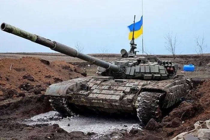 Ba Lan giao 200 xe tăng T-72 cho Ukraine
