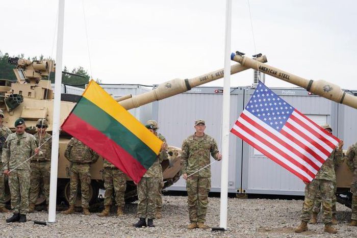 Tổng thống Latvia đề nghị Mỹ tăng quân đến bảo vệ các nước Baltic