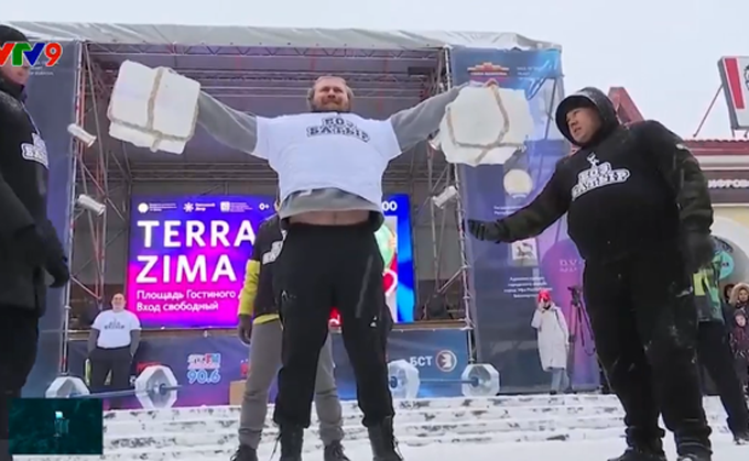 Nga: Cuộc thi khuân vác băng
