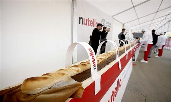 Bánh mỳ Pháp xô đổ kỷ lục chiếc bánh mỳ dài nhất của Việt Nam