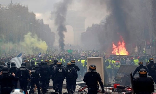 Bạo loạn tại Pháp: Cơ hội của những kẻ vô lại