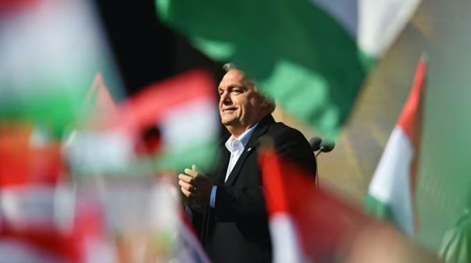 Bầu cử Hungary 'nóng' chưa từng có: Thủ tướng Orban đối mặt nguy cơ lớn sau 15 năm cầm quyền