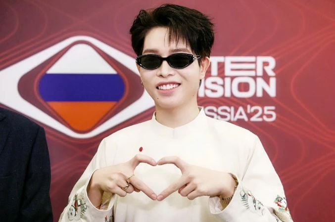 Điều bất ngờ trong phần thi của Đức Phúc ở Nga