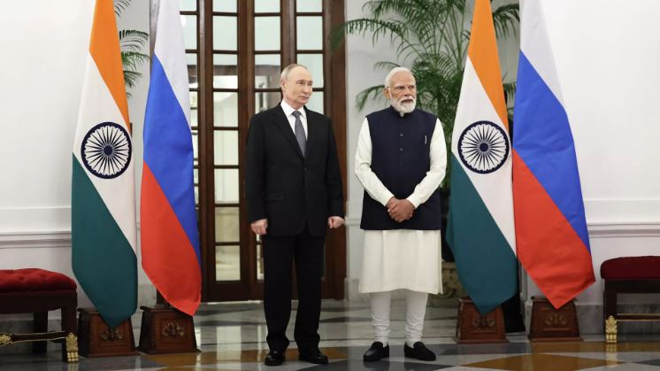 Cựu chuyên gia phân tích CIA: Mỹ không thể ép buộc Ấn Độ cắt đứt hợp tác với Nga