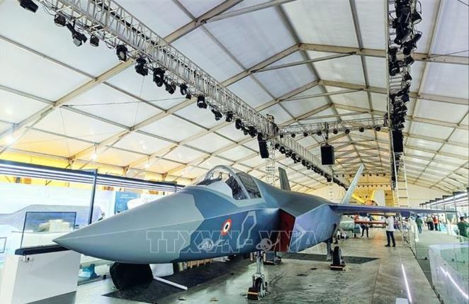 Ấn Độ công bố ngân sách quốc phòng kỷ lục