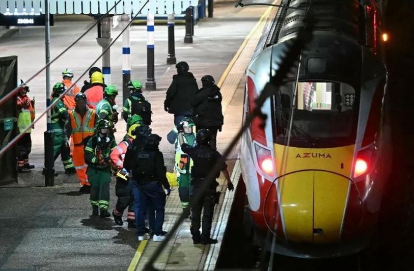 Anh xác định nghi phạm trong vụ tấn công bằng dao trên tàu hỏa