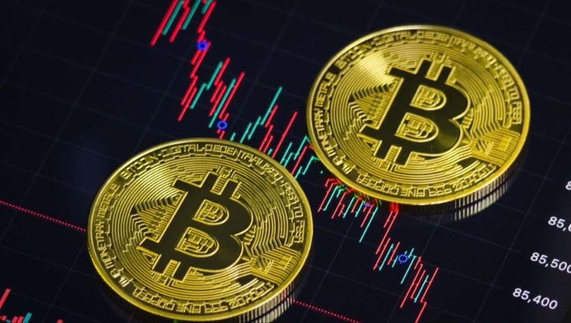 Bitcoin và năm bão tố: Liên tục lập đỉnh rồi rơi tự do