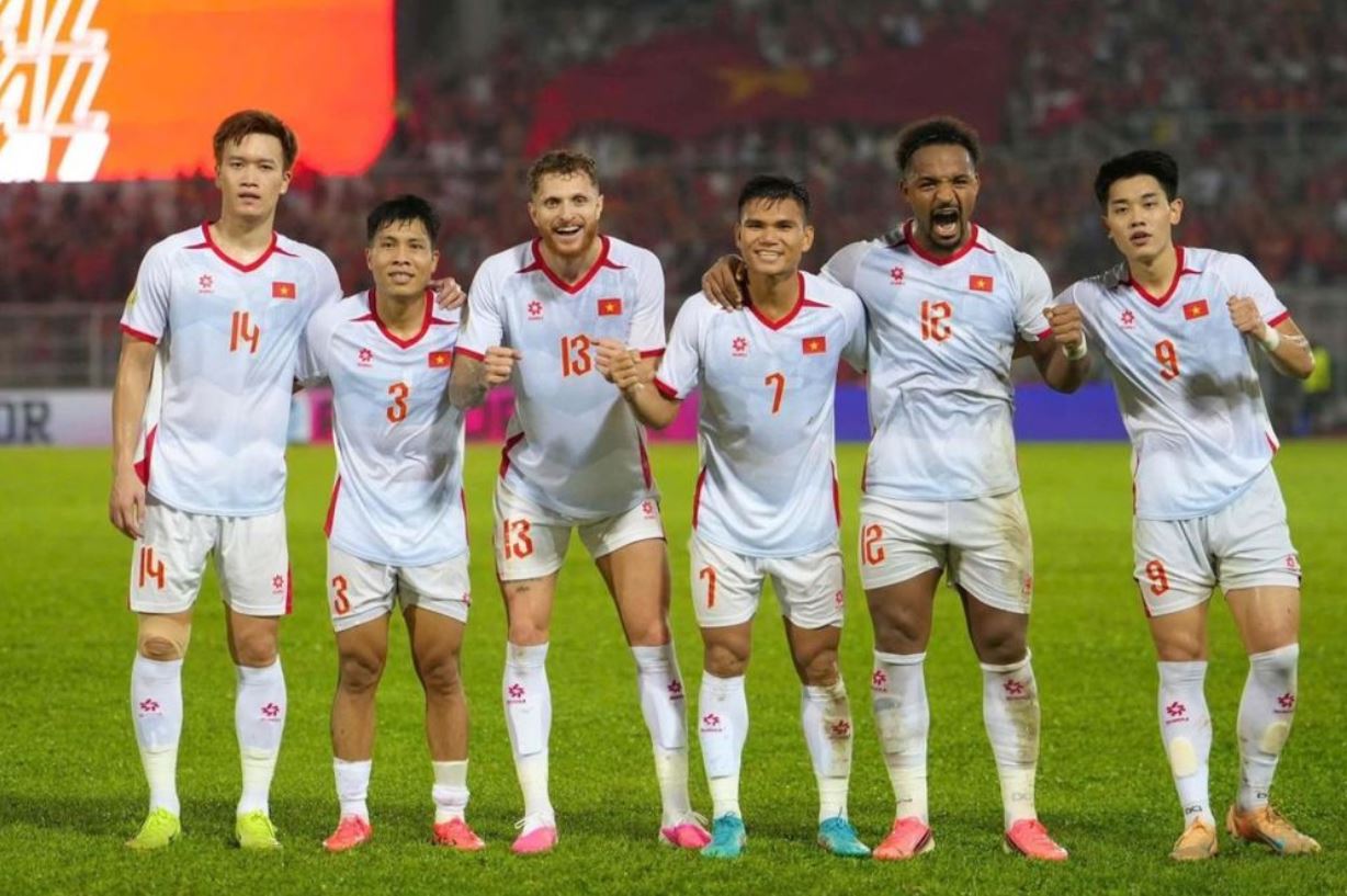 CĐV Đông Nam Á dậy sóng sau khi Việt Nam hạ Malaysia ở bán kết